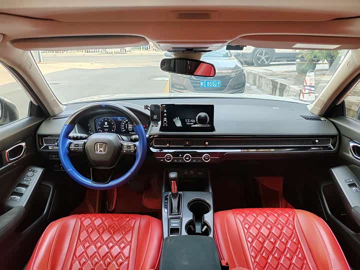 Фото 8 - Honda Civic