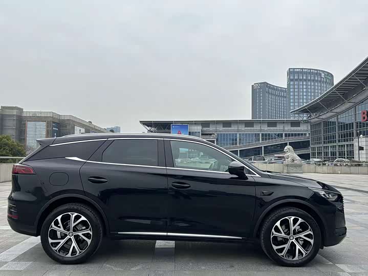 Фото 4 - BYD Tang Hybrid/EV