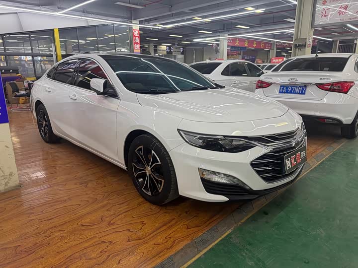 Фото 3 - Chevrolet Malibu XL