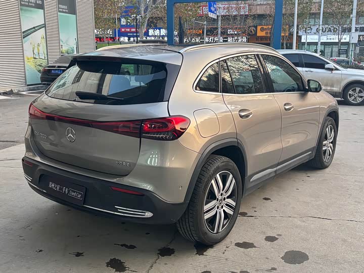 Фото 6 - Mercedes-Benz EQA