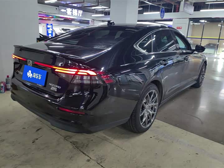 Фото 3 - Honda Accord