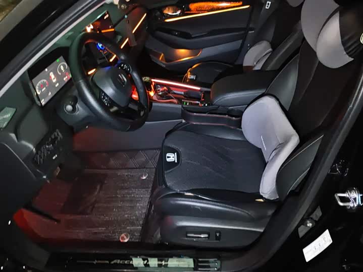 Фото 9 - Honda Accord