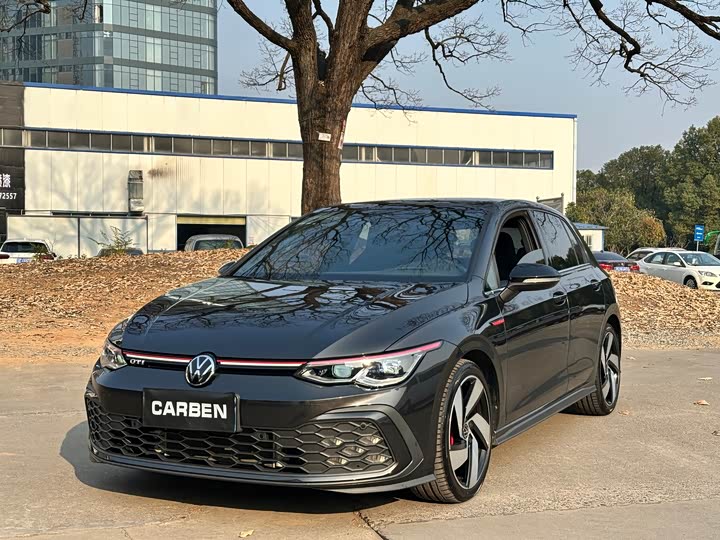 Фото 1 - Volkswagen Golf GTI