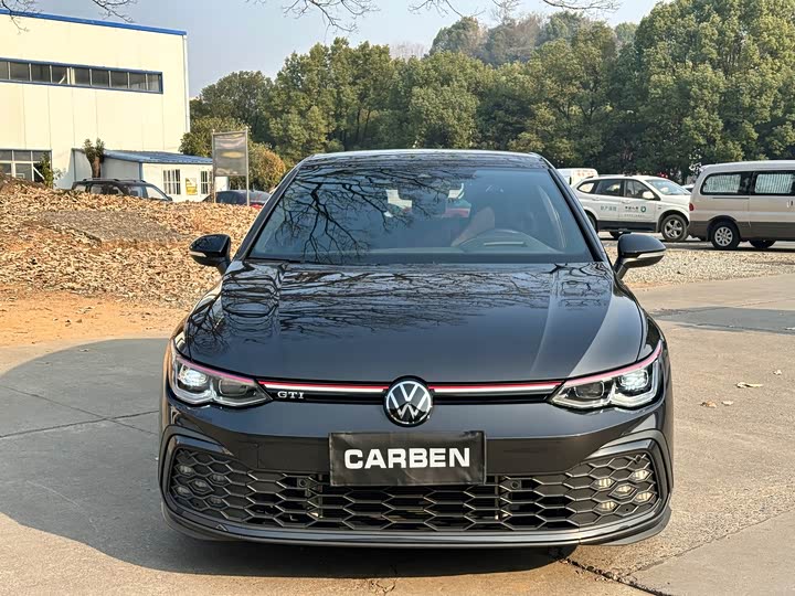 Фото 2 - Volkswagen Golf GTI