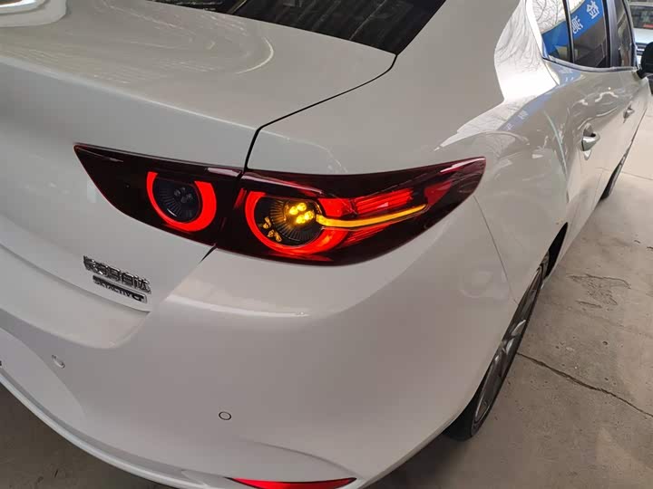 Фото 8 - Mazda 3 (Axela)