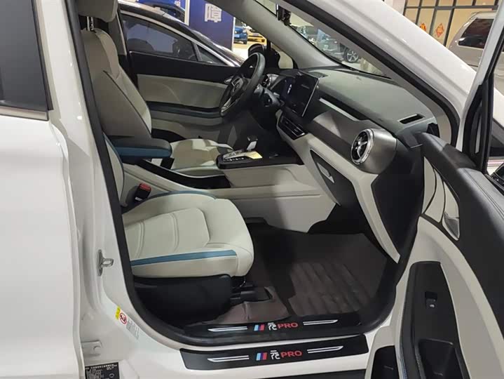 Фото 8 - BYD Yuan Pro