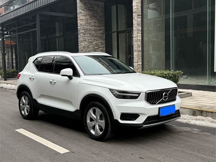 Фото 3 - Volvo XC40