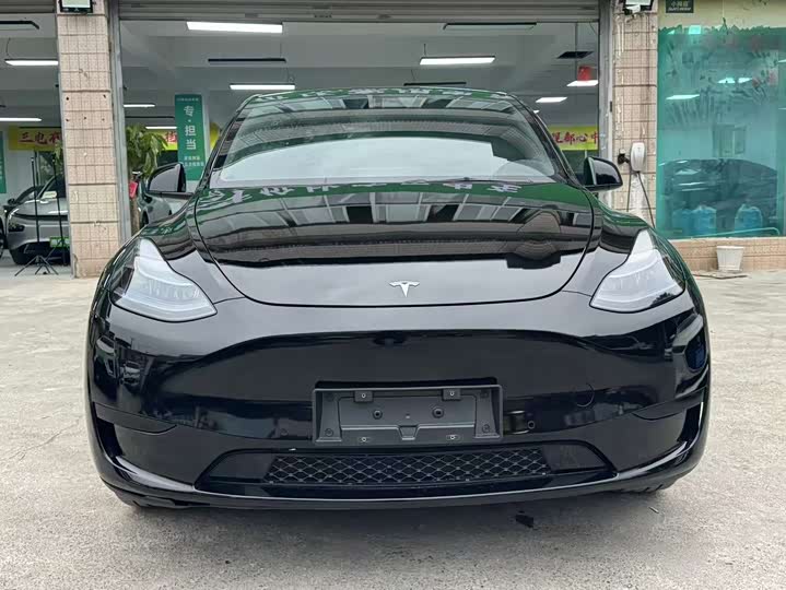 Фото 2 - Tesla Model Y