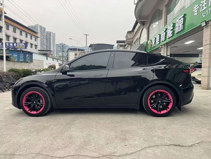 Фото 3 - Tesla Model Y