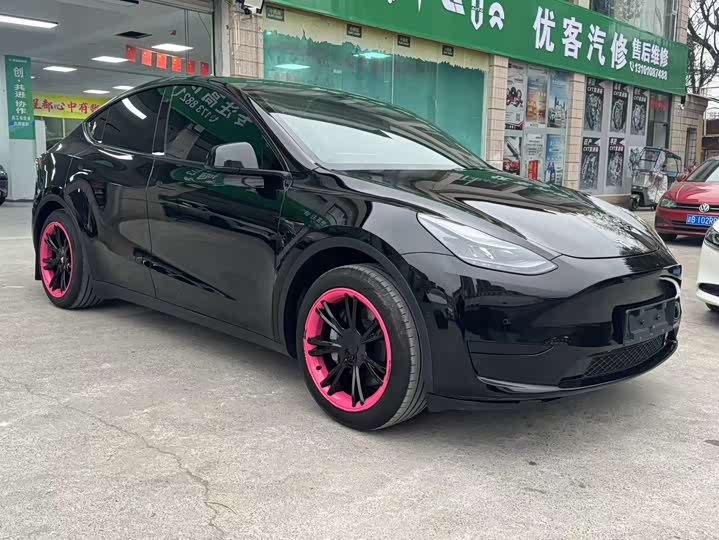 Фото 8 - Tesla Model Y