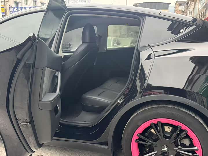 Фото 9 - Tesla Model Y