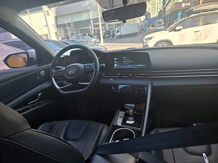 Фото 8 - Hyundai Elantra N line