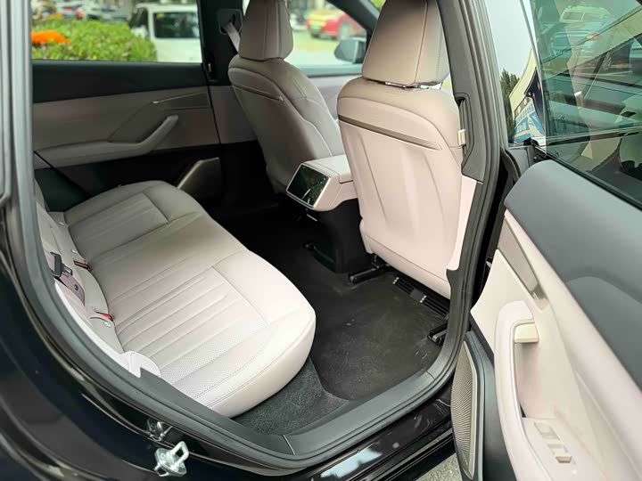 Фото 9 - Nio Onvo L60