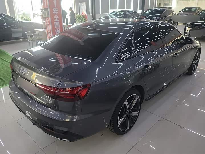 Фото 3 - Audi A4L