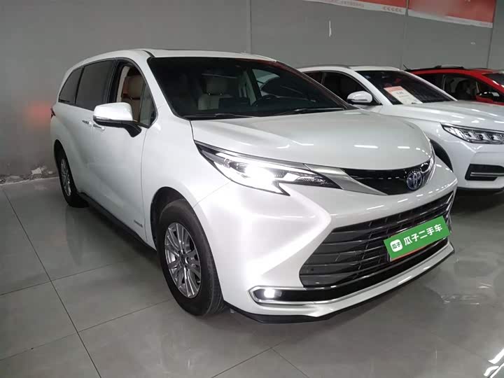 Фото 4 - Toyota Sienna