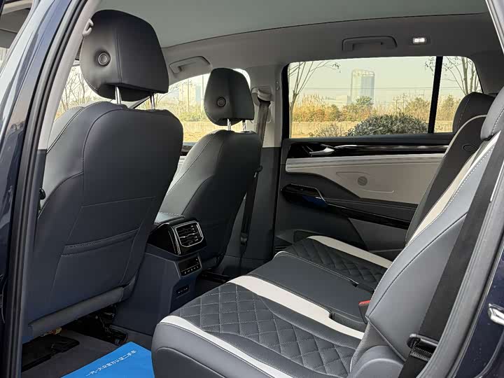 Фото 4 - Volkswagen ID.6 Crozz