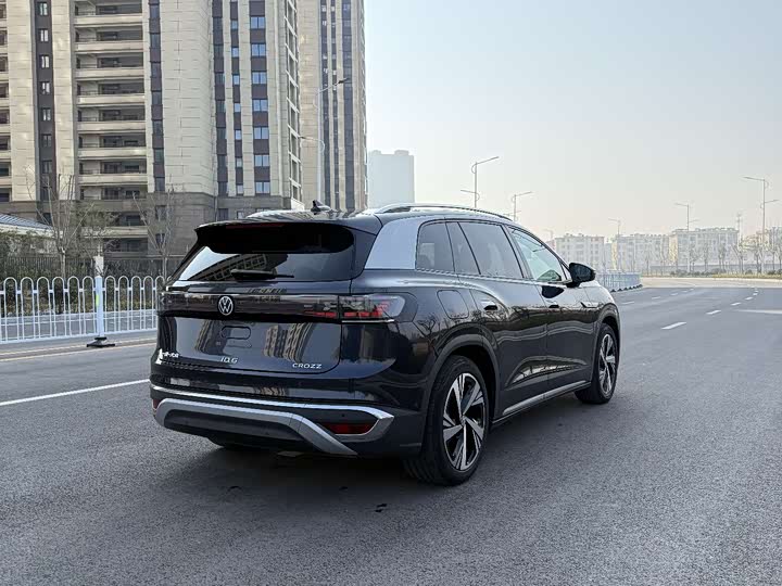 Фото 9 - Volkswagen ID.6 Crozz