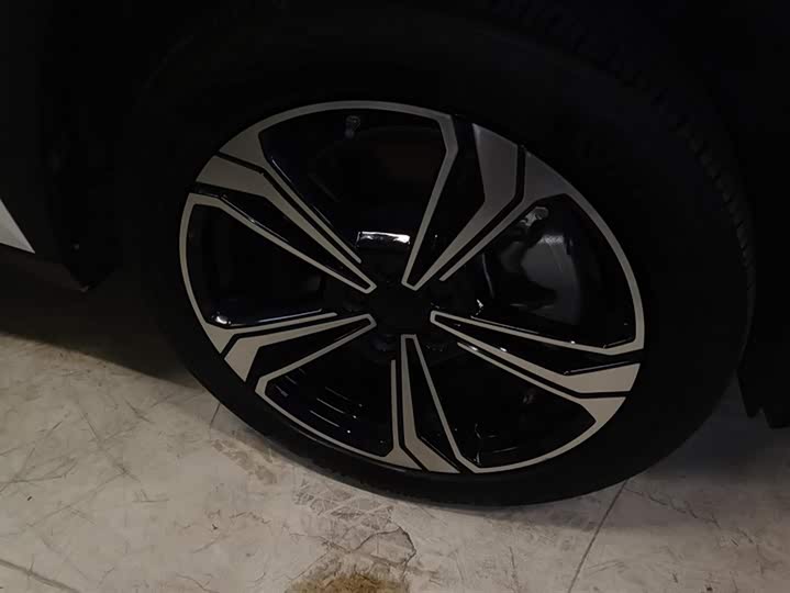 Фото 6 - Geely Galaxy L7