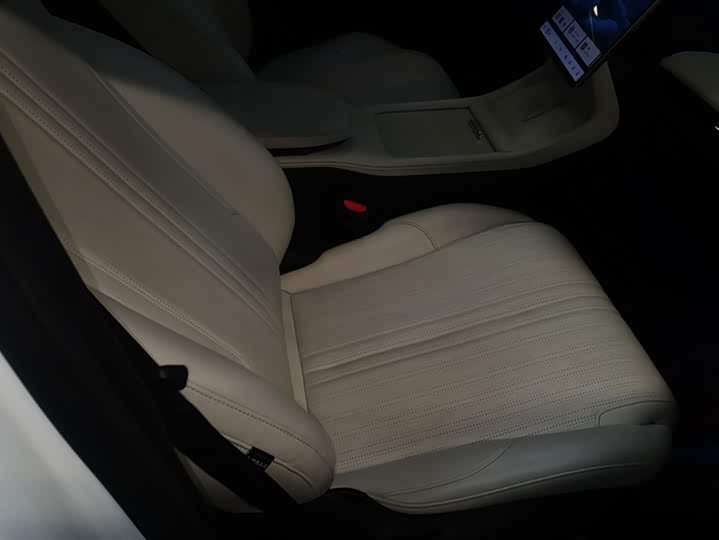 Фото 8 - Geely Galaxy L7