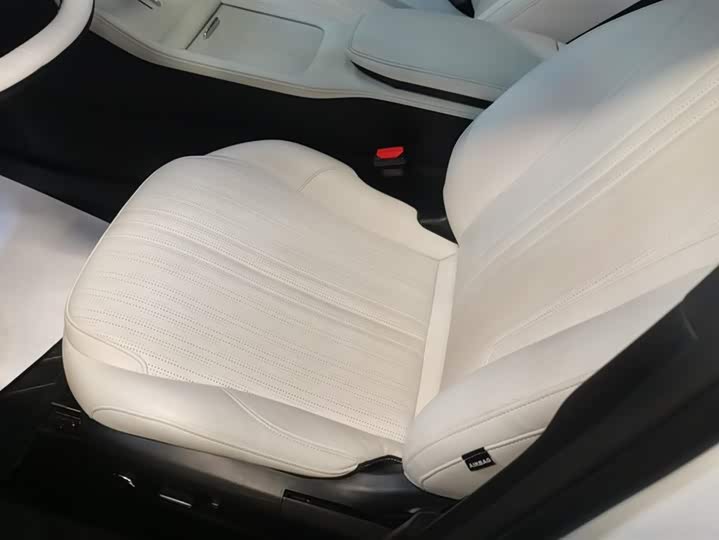 Фото 9 - Geely Galaxy L7