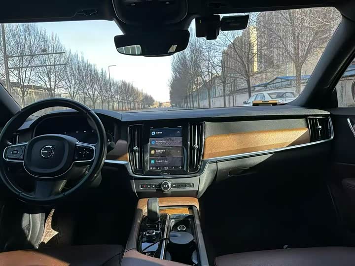 Фото 5 - Volvo S90