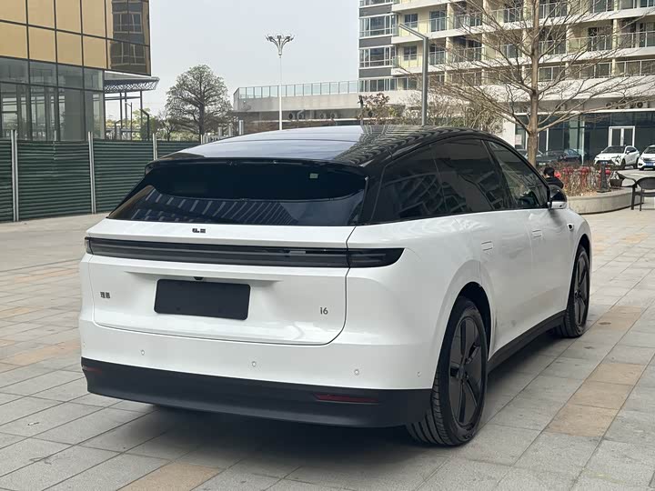 Фото 6 - LiXiang i6