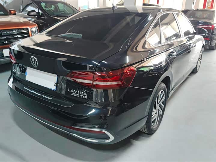 Фото 3 - Volkswagen Lavida