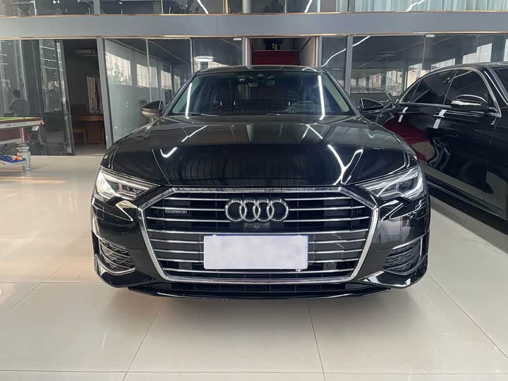 Фото 1 - Audi A6L