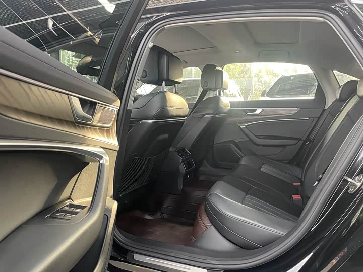 Фото 5 - Audi A6L