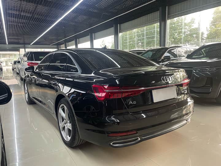 Фото 7 - Audi A6L