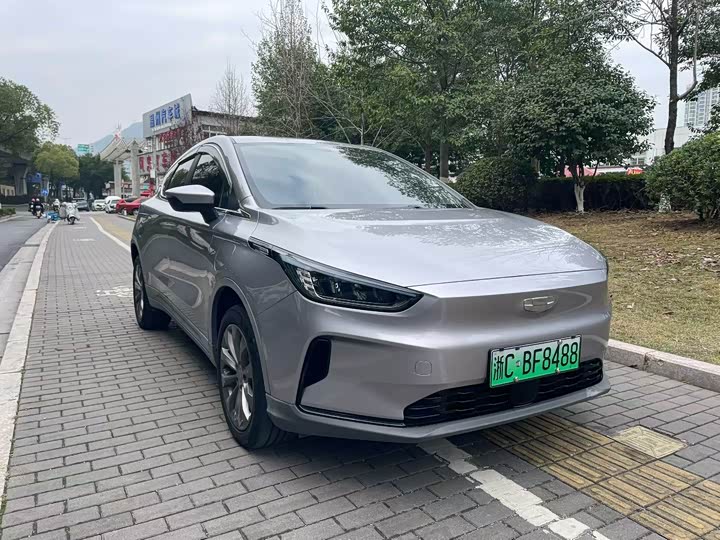 Фото 1 - Geely Geometry C