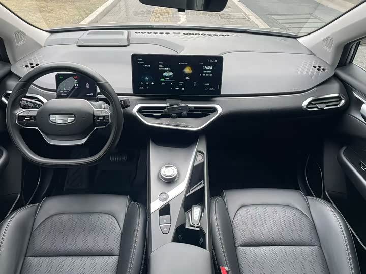 Фото 6 - Geely Geometry C