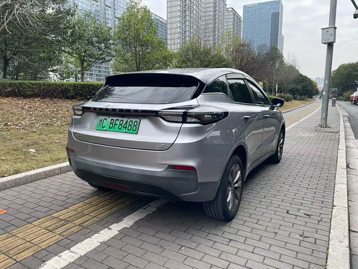 Фото 9 - Geely Geometry C