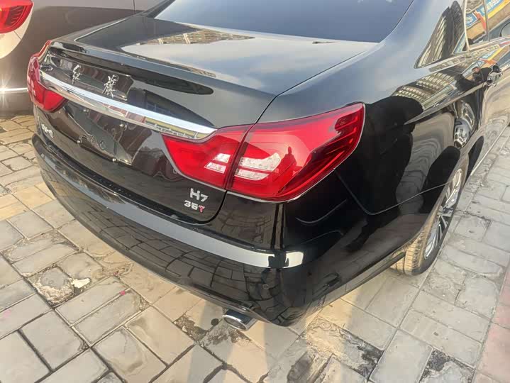 Фото 4 - Hongqi H7