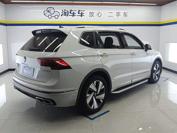 Фото 3 - Volkswagen Tiguan L Pro