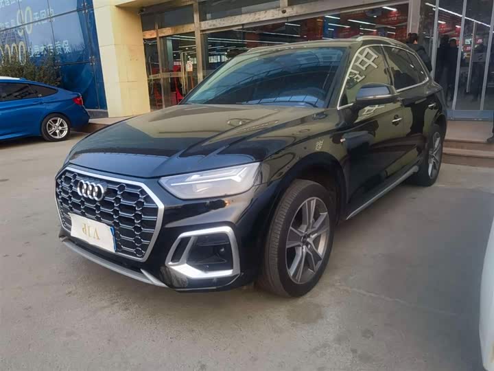 Фото 1 - Audi Q5L