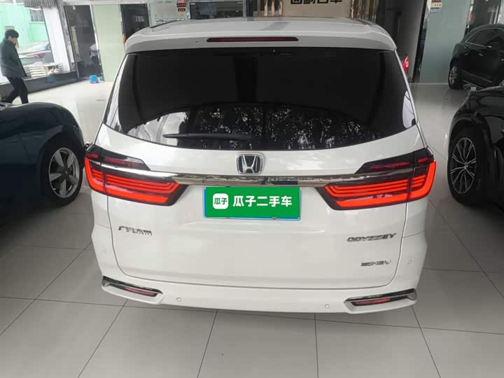 Фото 6 - Honda Odyssey