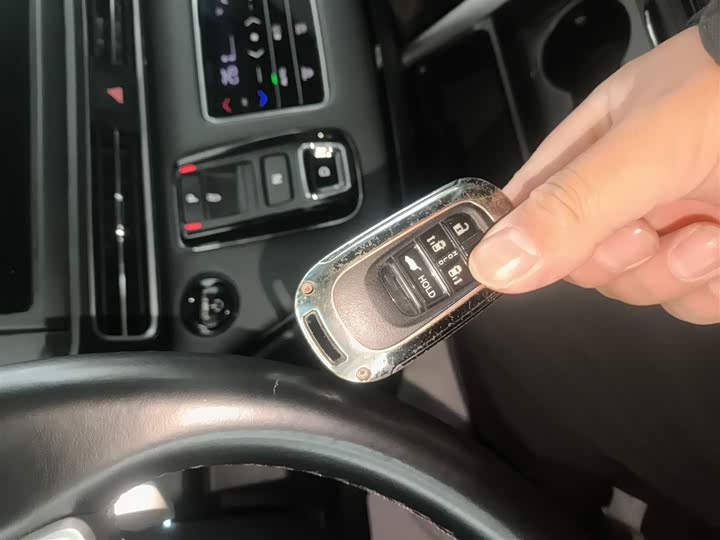 Фото 9 - Honda Odyssey