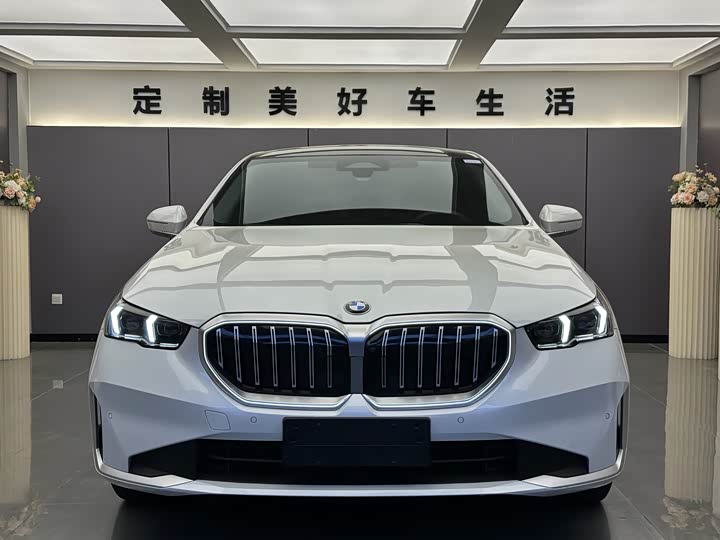 Фото 2 - BMW 5 Series