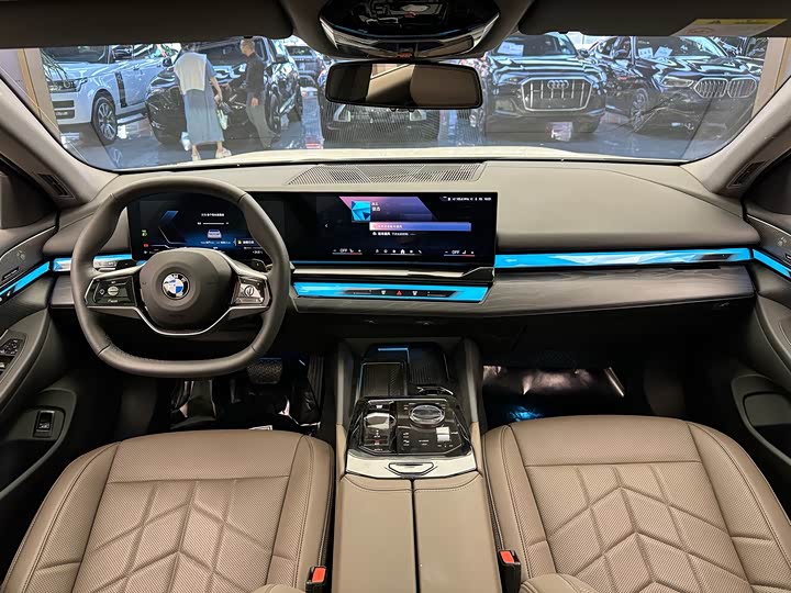 Фото 5 - BMW 5 Series