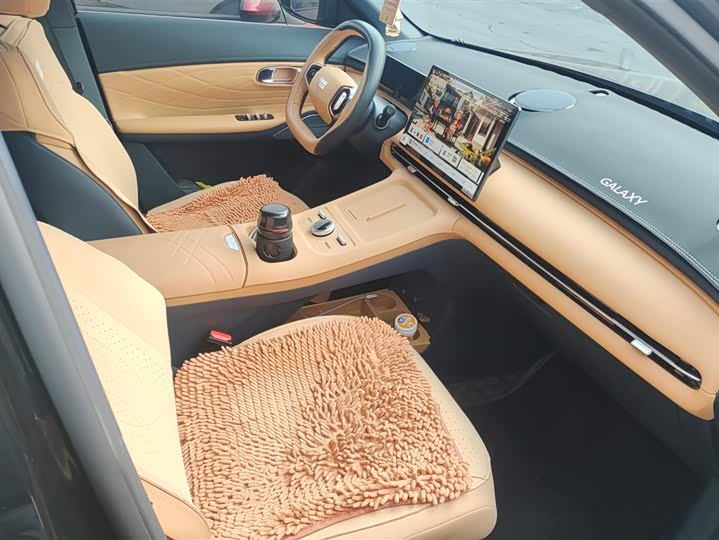 Фото 8 - Geely Galaxy Starship 7