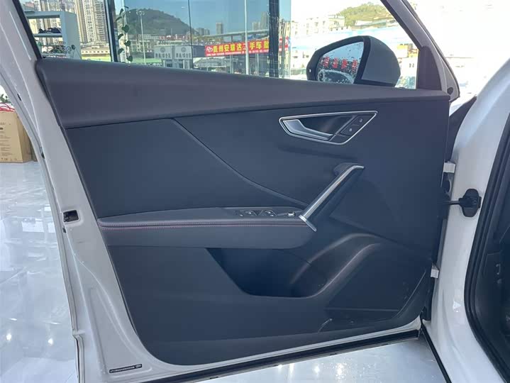 Фото 5 - Audi Q2L