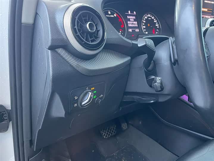 Фото 7 - Audi Q2L