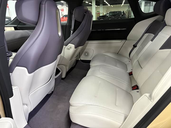 Фото 9 - Avatr 12