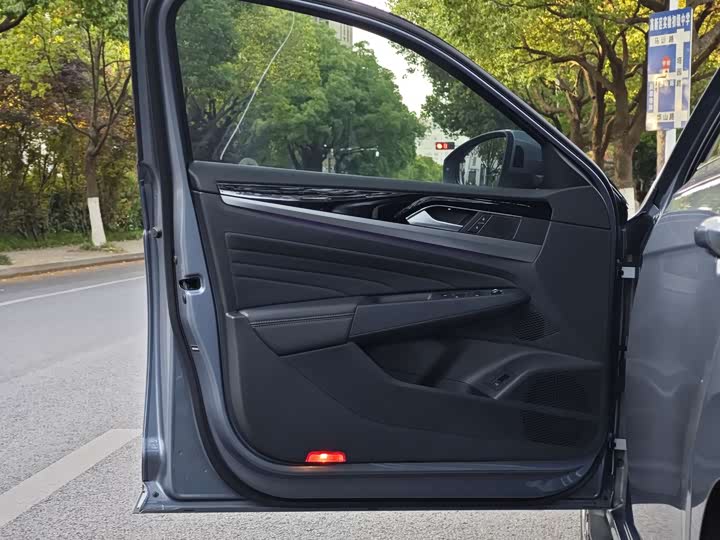 Фото 4 - Volkswagen Passat