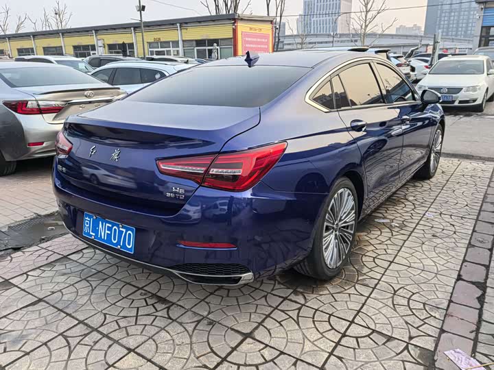 Фото 4 - Hongqi H5