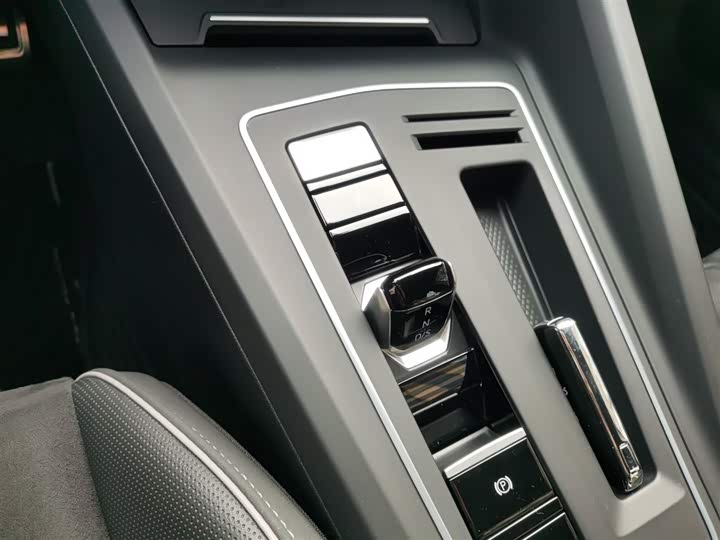 Фото 7 - Volkswagen Golf