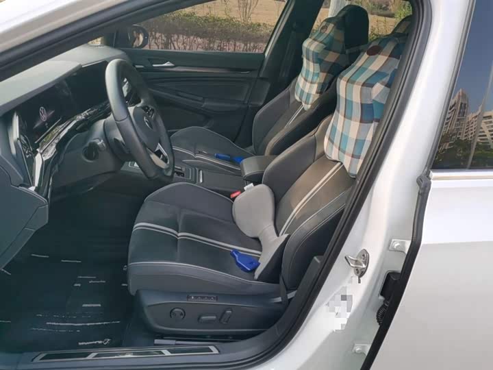 Фото 8 - Volkswagen Golf