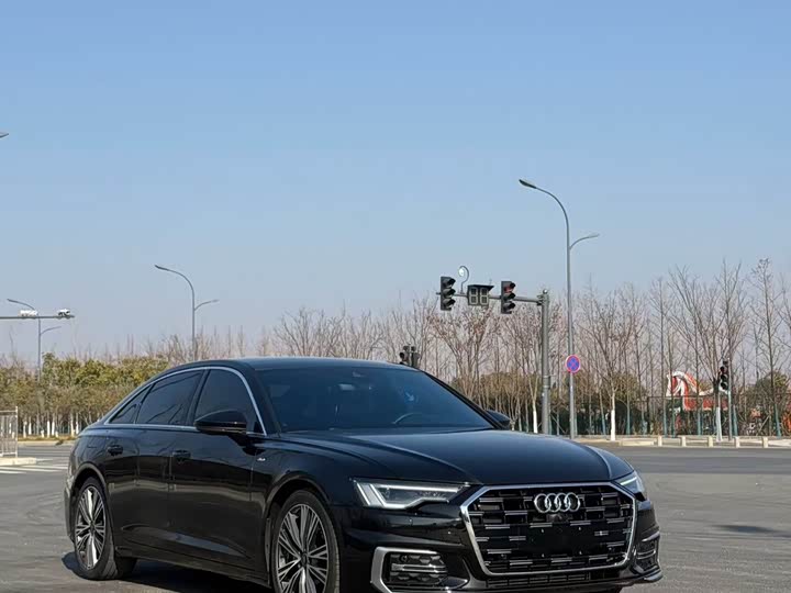 Фото 1 - Audi A6L