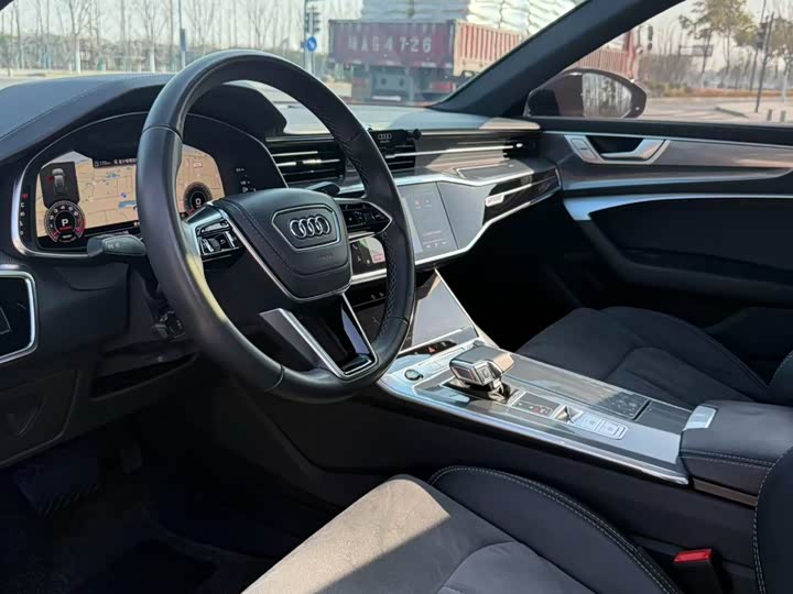 Фото 4 - Audi A6L